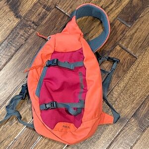 PATAGONIA Atom 8L Peach Color Sling Crossbody Bag Pack